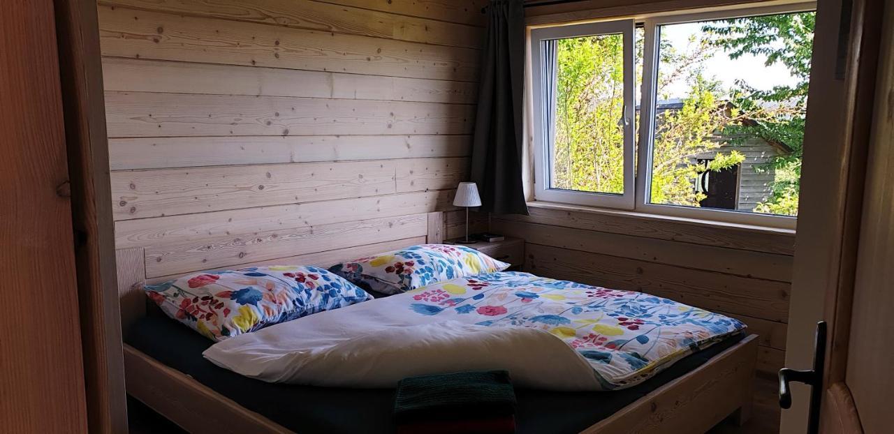 Apartman Nezichov Touzim Bagian luar foto